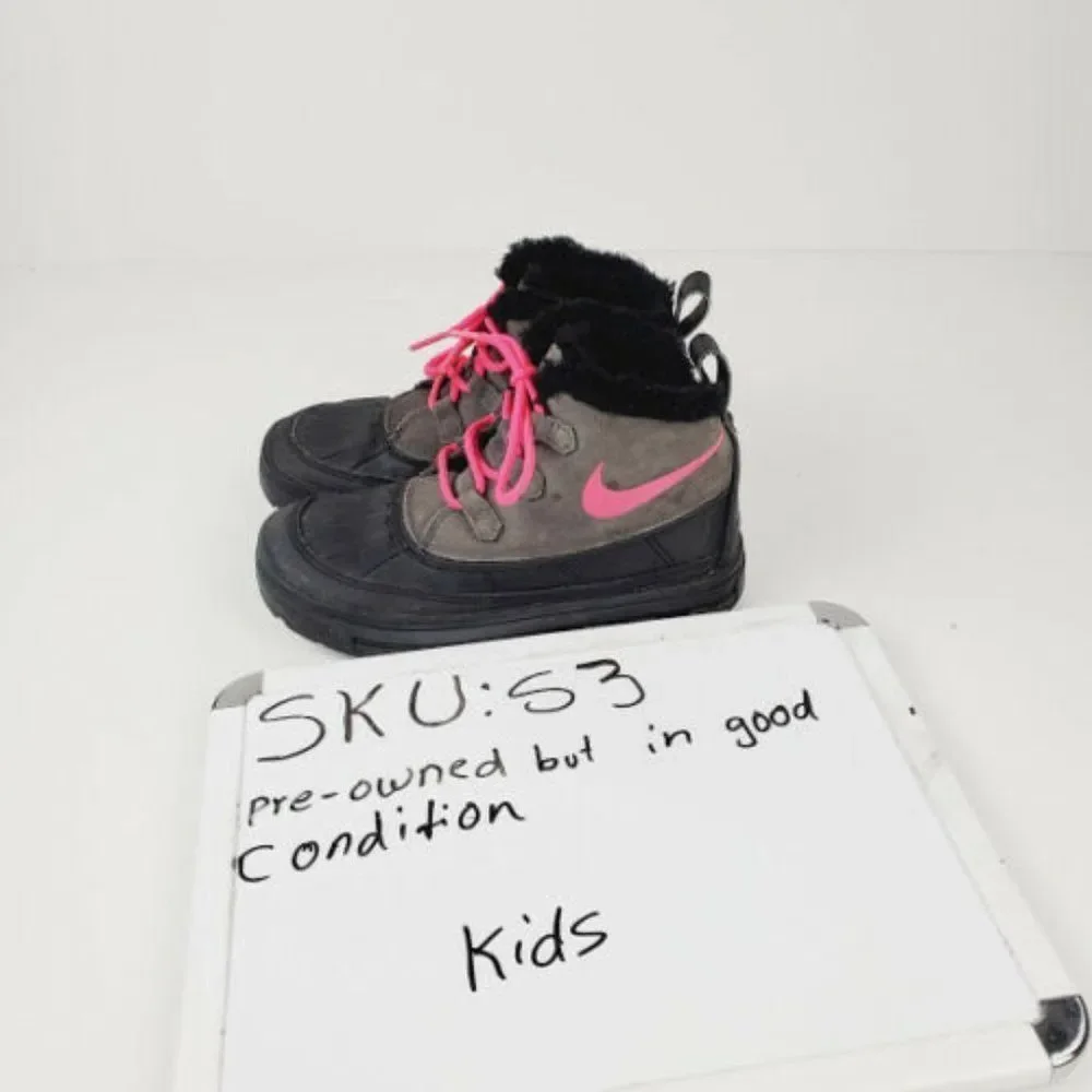 Nike Unisex Kids Woodside Winter Boots Size 1Y